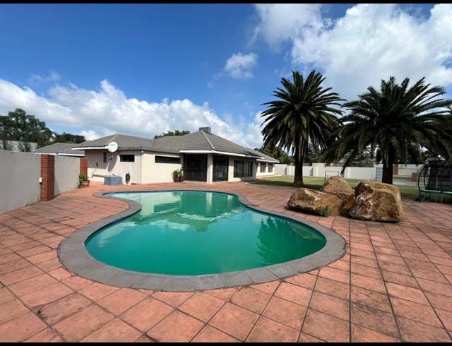 4 BEDROOM HOUSE FOR SALE IN VANDERBIJLPARK SW 5